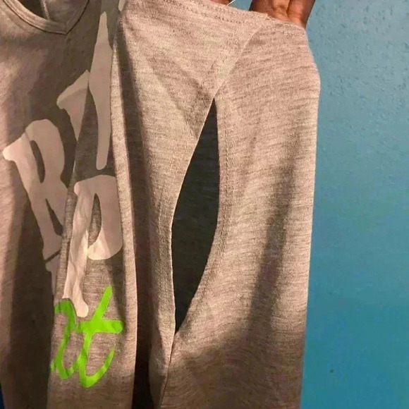 Energie Graphic Workout Hoodie Muscle Tee - Picture 3 of 5